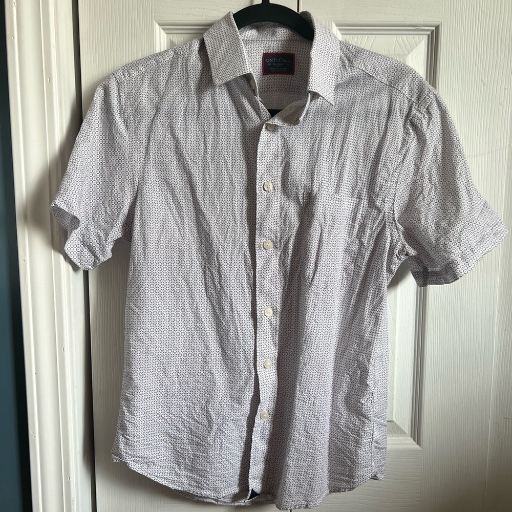 UNTUCKit Men’s XS slim patterned short sleeve button up